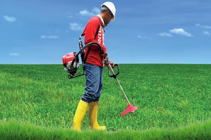 cara menggunakan mesin potong rumput